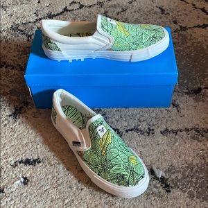 Brand new rip n dip slip ons